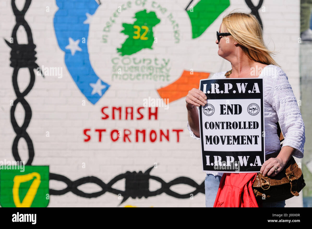 Nordirland. 08 Apr 2017 - irisch republikanischen Gefangenen Welfare Association hält weiße Linie Mahnwache gegen die Bedingungen in Nordirland Gefängnisse. Stockfoto