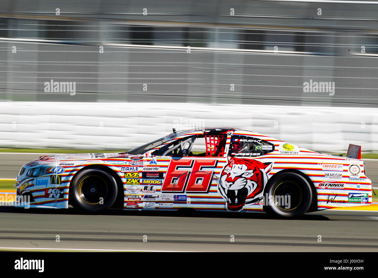 Valencia, Spanien. 8. April 2017. Valencia, ESPANA - März 2017: Dreszer während der NASCAR WHELEN EURO Serie Rennen 1 ELITE 2 in Circuit Ricardo Tormo, Cheste, Valencia, Spanien. Foto: Cronos/Omar Arnau Stockfoto