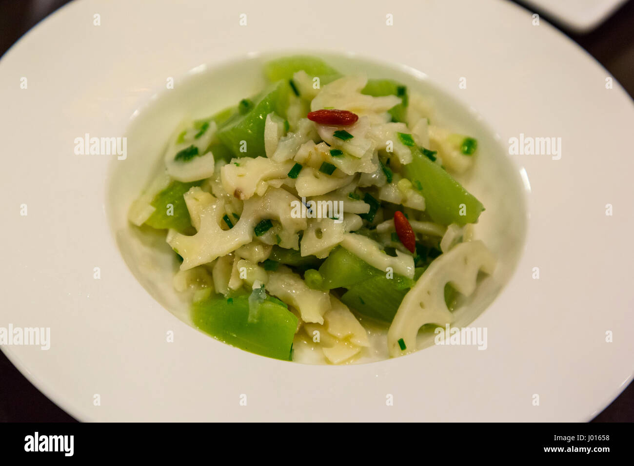 China, Shanghai.  Lotuswurzel, ein Lunch-Gericht. Stockfoto