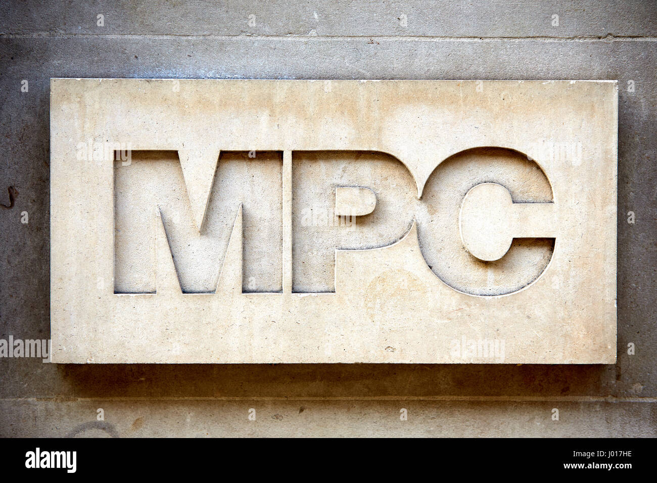MPC (Moving Picture Company) Zeichen in London gemacht aus Stein Stockfoto
