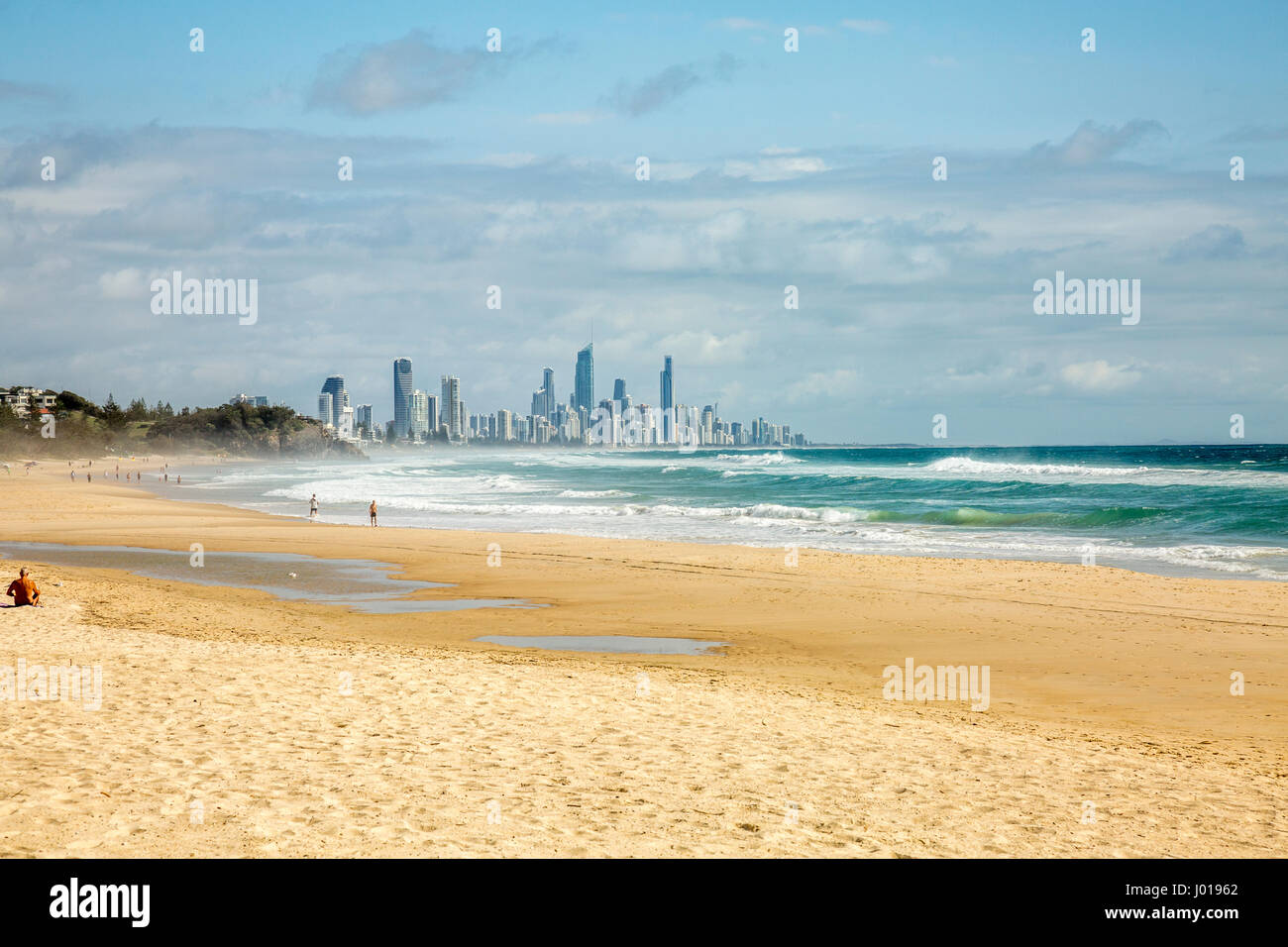VEW of Burleigh Heads Beach und Surfers Paradise Beach an der Gold Coast, Queensland, Australien Stockfoto