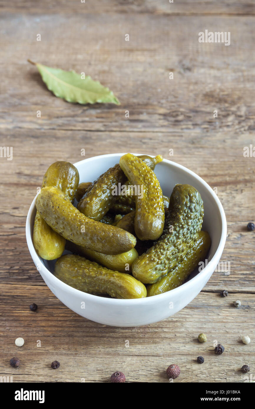 Eingelegte cornichons -Fotos und -Bildmaterial in hoher Auflösung – Alamy