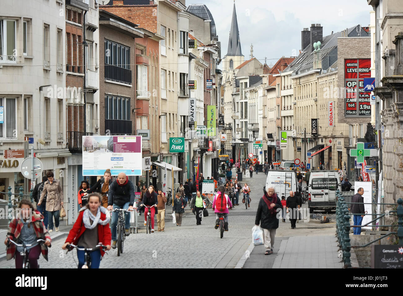Geschäfte im Zentrum der Altstadt, Mechelen, Belgien Stockfoto