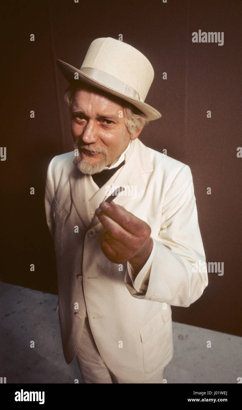 Denholm Elliot britischer Schauspieler in Sidney Lumets Bild Möwe in Ekerö Stockholm 1965 Stockfoto