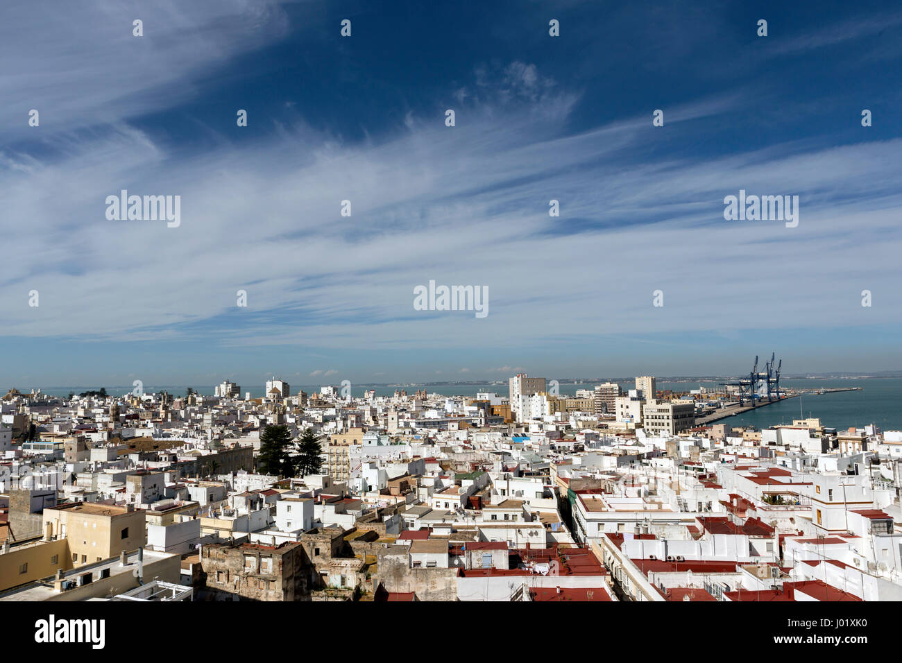 Blick auf die Altstadt von Cadiz von der Aussichtsplattform, nehmen in Cadiz, Andalusien, Spanien Stockfoto