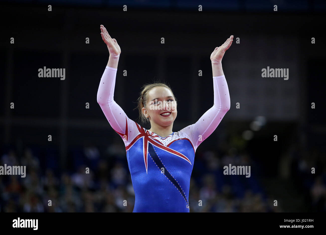 Großbritanniens Amy Tinkler nach den Frauen Wettbewerb während der World Cup Gymnastik in The O2, London. Stockfoto