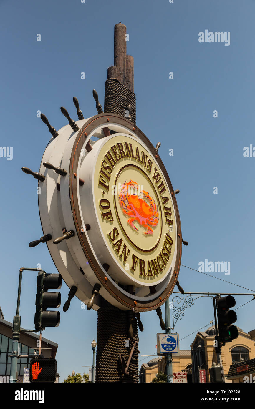 SAN FRANCISCO - 1. Juni: Fishermans Wharf am 1. Juni 2014 in San Francisco, CA. Host viele San Francisco Ereignisse, wie ein Feuerwerk für 4. anzuzeigen Stockfoto