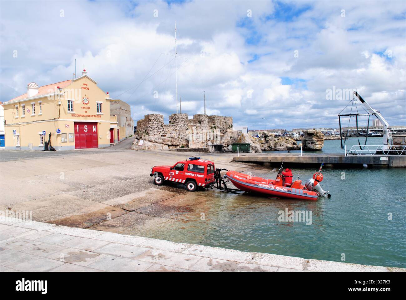 Bombeiros - ein Wasser-Feuerwehr in Portugal während der Liegeplatz Stockfoto