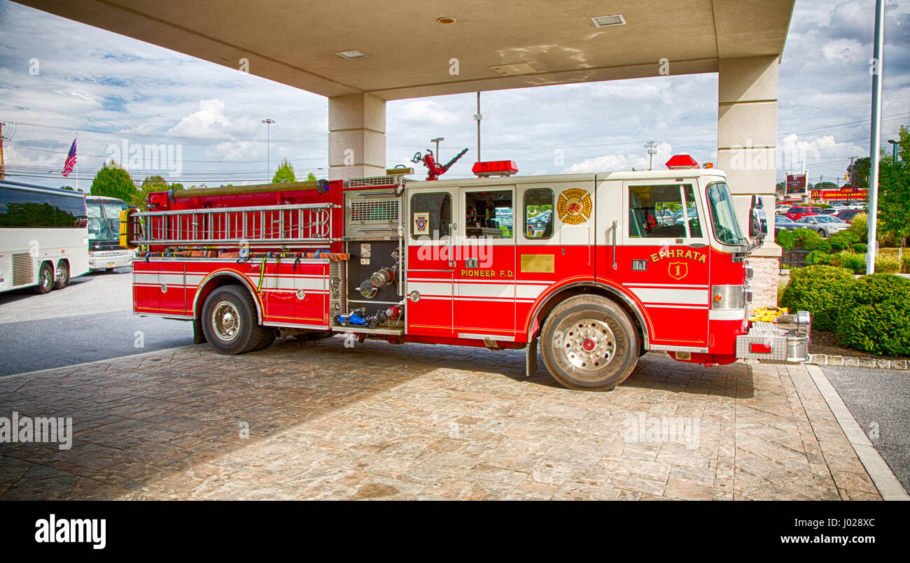 Lancaster, Pennsylvania - 10. September 2016 - The Ephrata, Pennsylvannia Feuerwehrauto außerhalb eines Hotels in Lancaster, Pennsylvania. Stockfoto