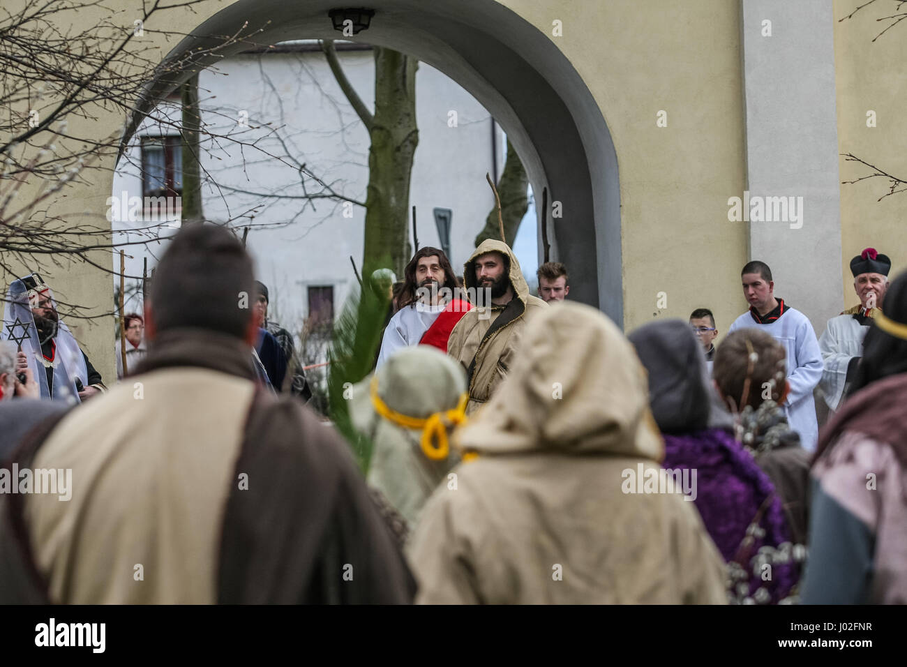 Wejherowo, Polen. 9. April 2017. Am Palmsonntag Prozession Teilnehmer werden am 9. April 2017 in Wejherowo, Polen gesehen. Am Palmsonntag fällt auf den Sonntag vor Ostern. Das fest erinnert an den Einzug Jesu in Jerusalem. Bildnachweis: Michal Fludra/Alamy Live-Nachrichten Stockfoto