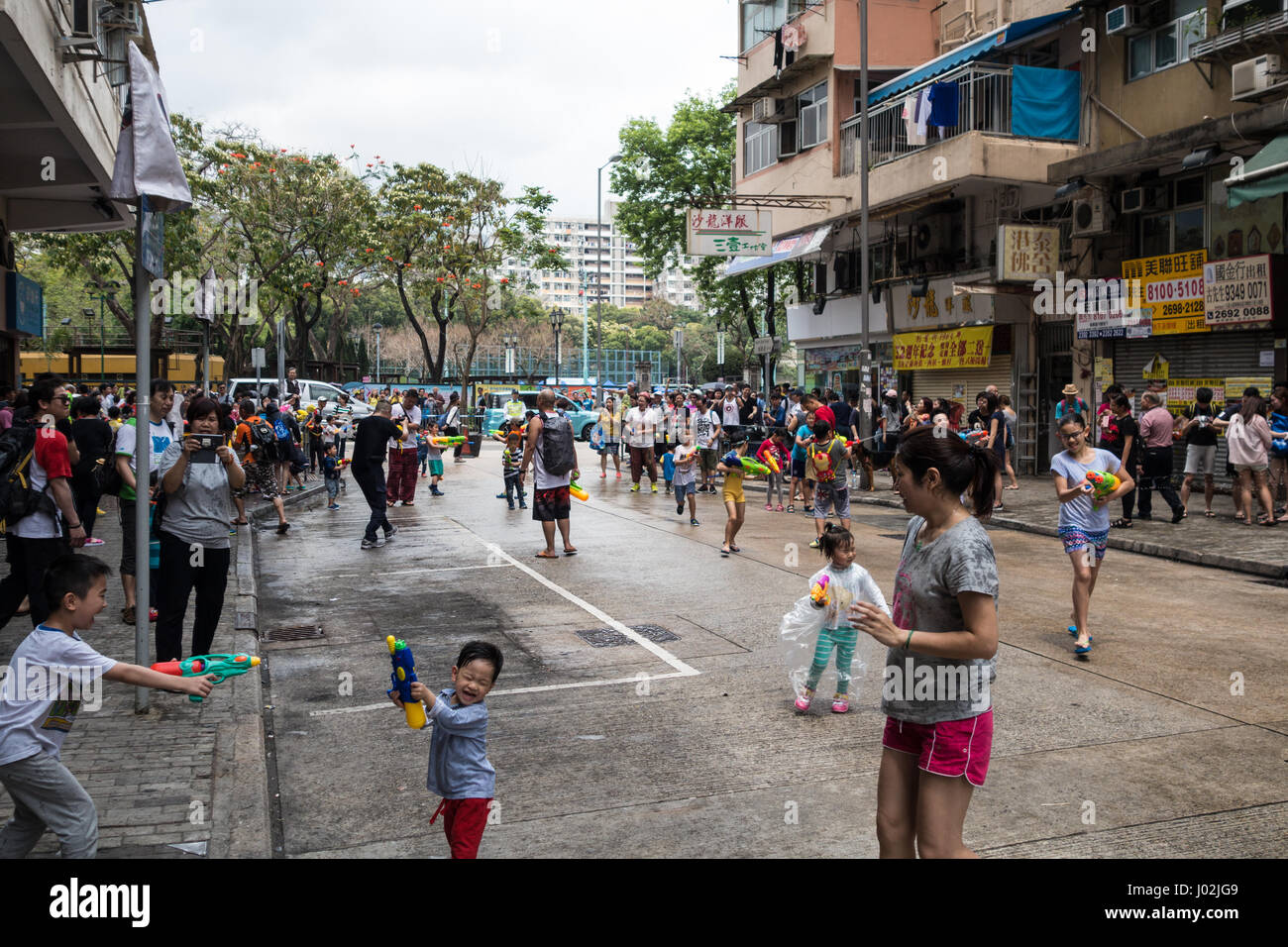 Songkran waterfight in der thailändischen Gemeinschaft (wenig Thailand) in Hongkong SAR Stockfoto