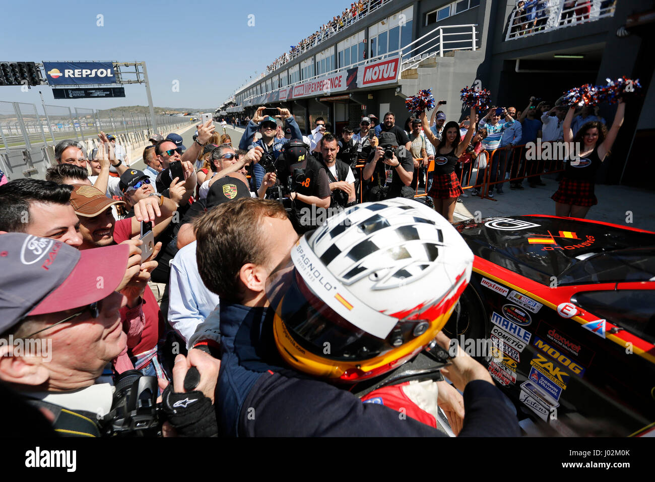 Valencia, Spanien. 9. April 2017.  Sieg für Borja Garcia während der NASCAR WHELEN EUROSERIE Sitzung Sonntag in Circuit Ricardo Tormo, Cheste, Valencia, Spanien. Foto: Cronos/Omar Arnau/Alamy Live News Stockfoto