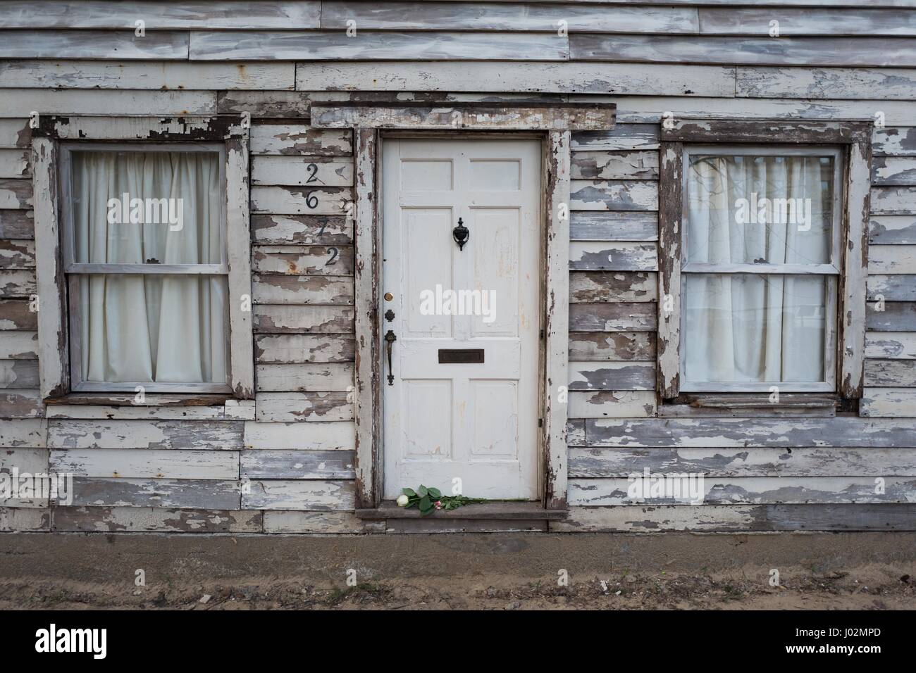 Berlin, Deutschland. 7. April 2017. Das Haus, in dem die amerikanische Bürgerrechtlerin Rosa Parks (1913-2005) in Detroit, wohnte, jetzt in Berlin, Deutschland, 7. April 2017 zusammengesetzt. Das Haus hatte für den Abriss in Detroit geplant. Künstlers Ryan Mendoza gekauft und zerlegt es in den USA vor dem Versand nach Deutschland und in seinem Garten im Berliner Stadtteil Wedding Wiederaufbau. Foto: Jörg Carstensen/Dpa/Alamy Live News Stockfoto