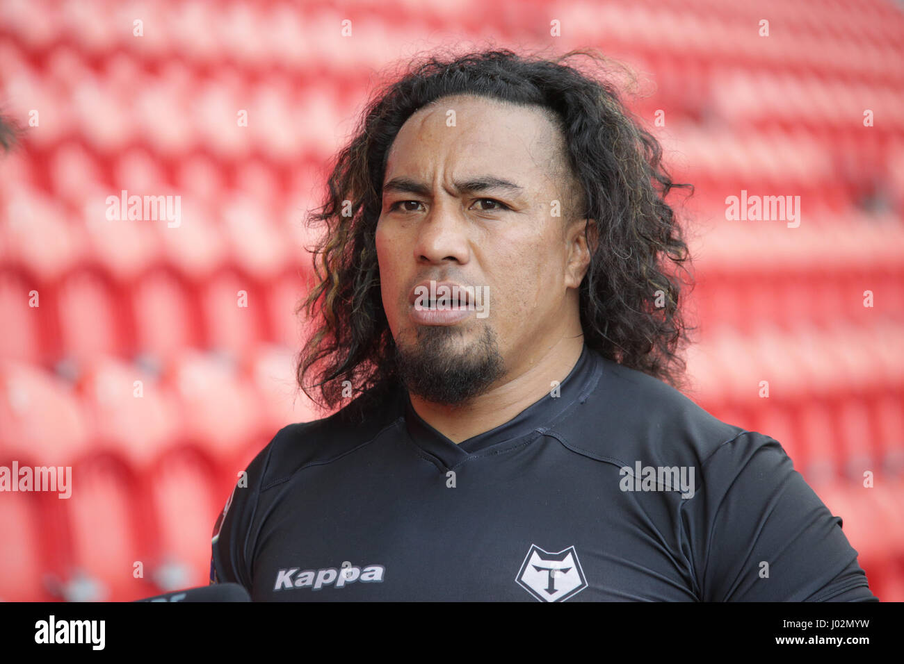 Doncaster, South Yorkshire, UK. 9. April 2017. FuI Fui Moi Moi von Toronto Wolfpack während der Kingstone Presse Liga 1 Leuchte Rugby-League-Partie auf das Keepmoat Stadium, Doncaster, South Yorkshire Bild von Stephen Gaunt/Alamy Live News Stockfoto