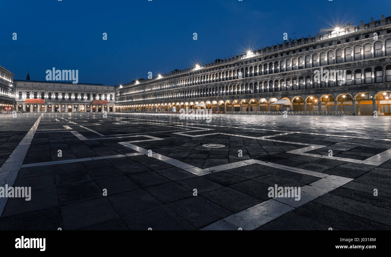 Am frühen Morgen Blick auf den Piazza San Marco mit keine Menschen in Venedig, Italien Stockfoto