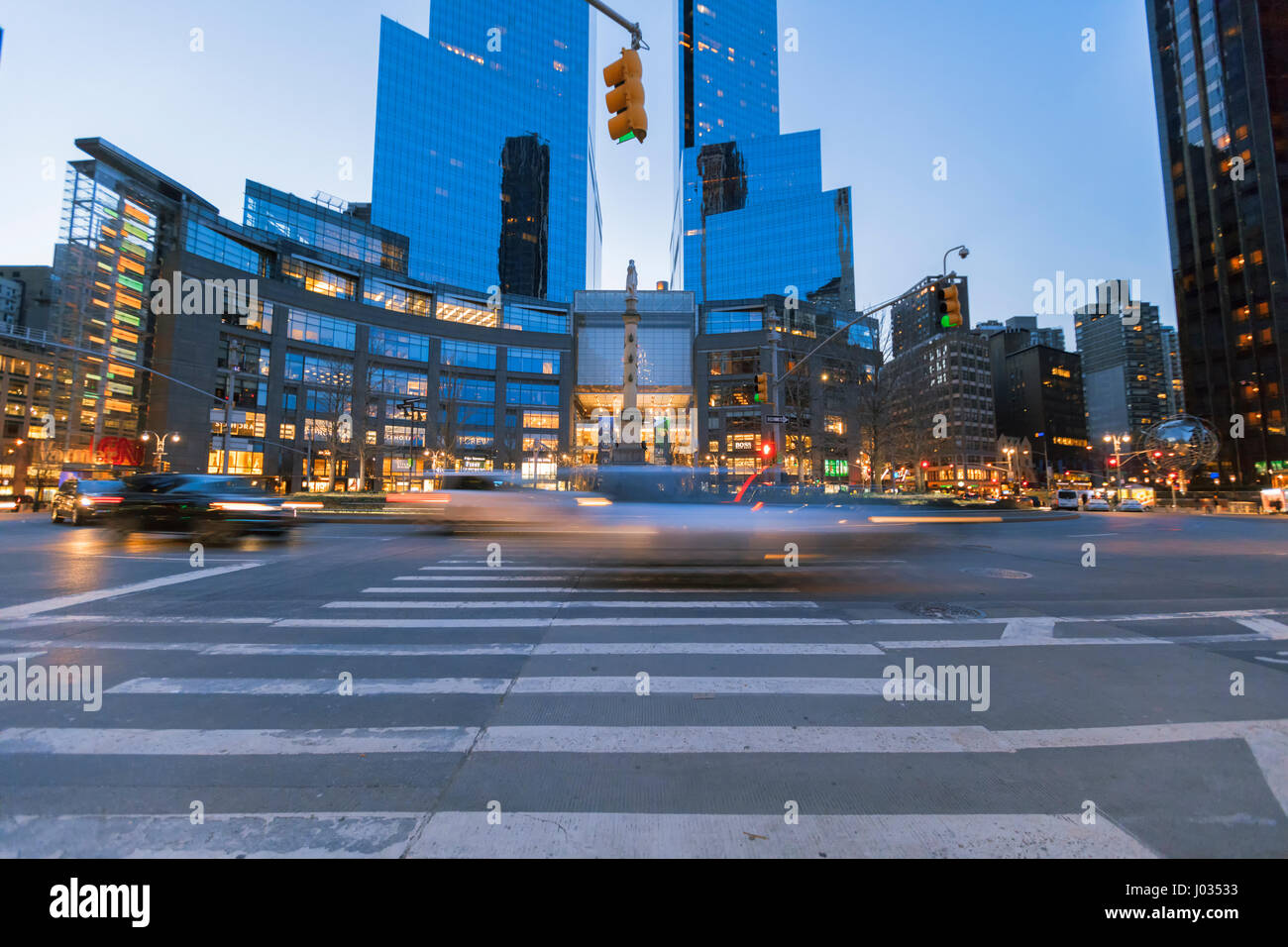 New York City, USA-April 2, 2017: Time Warner Center von Columbus Circle gesehen, es war der höchste aufgeführten Marktwert in New York City, $1,1 Billio Stockfoto