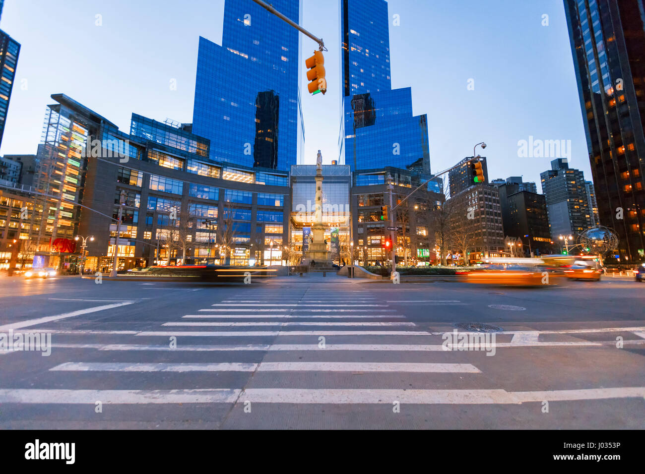 New York City, USA-April 2, 2017: Time Warner Center von Columbus Circle gesehen, es war der höchste aufgeführten Marktwert in New York City, $1,1 Billio Stockfoto