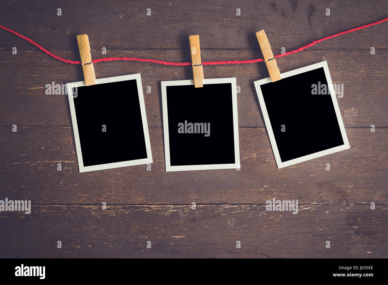 Fotorahmen Holz Tabellenhintergrund hängen Stockfoto