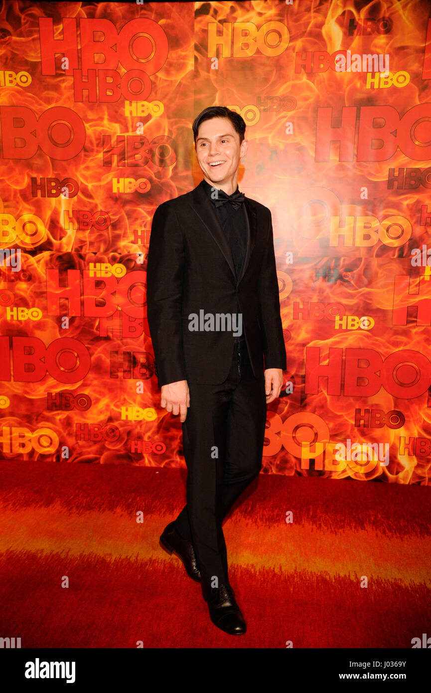 Evan Peters besucht HBO 2015 Emmy After Party im Pacific Design Center am 20. September 2015 in Los Angeles, Kalifornien. Stockfoto