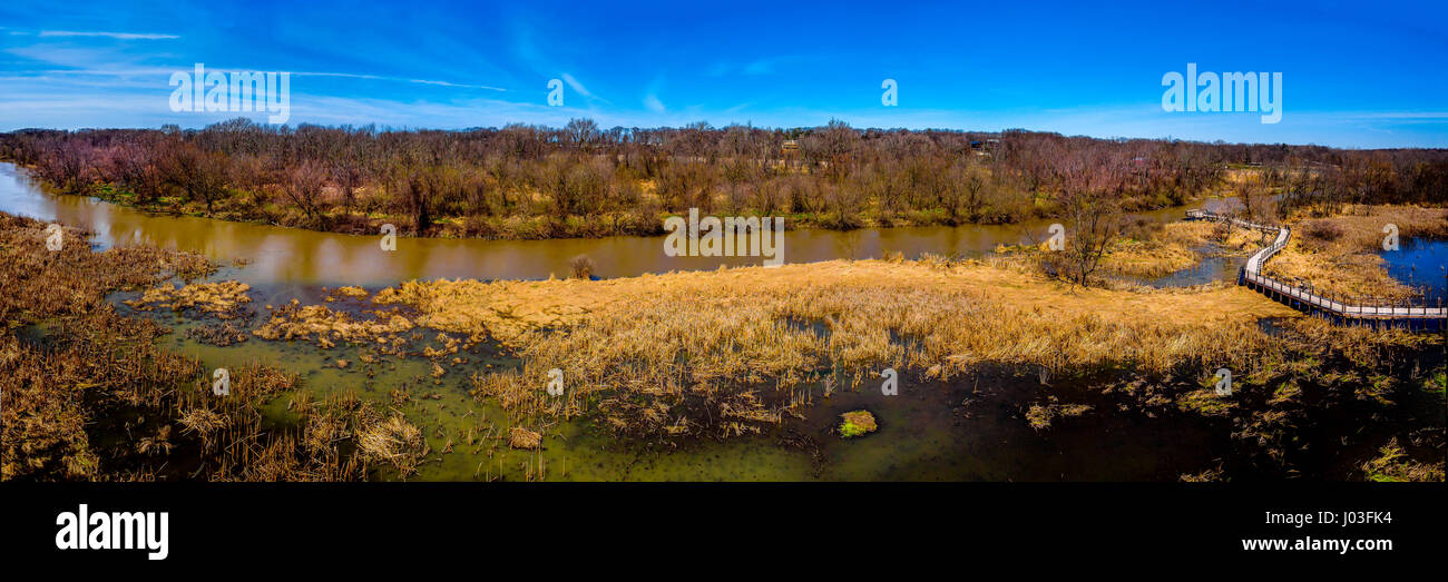Panorama über den geschützten Feuchtgebieten des Galien River Country Park, neue Buffalo, Michigan - von der hohen Promenade Sicht genommen. Stockfoto