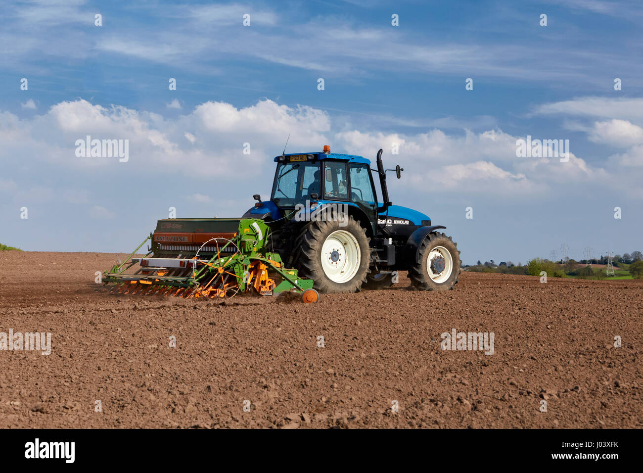 Drillmaschine Aussaat Sommergerste UK Stockfoto