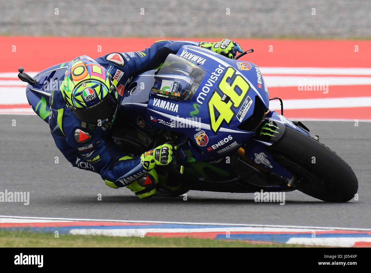 RIO HONDO-APRIL 9, Valentino Rossi von Italien und Movistar Yamaha MotoGP in Aktion während des MotoGp-Rennens von Argentinien - Rennen am 9. April 2017 in Rio Hondo, Argentinien.  (Foto: Marco Iorio) Stockfoto