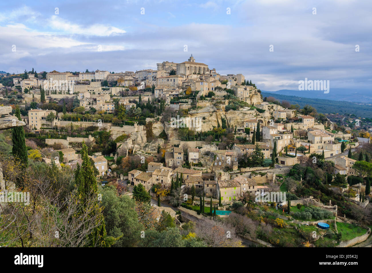 Panoramablick auf Gordes in der Luberon Region der Provence, Frankreich Stockfoto