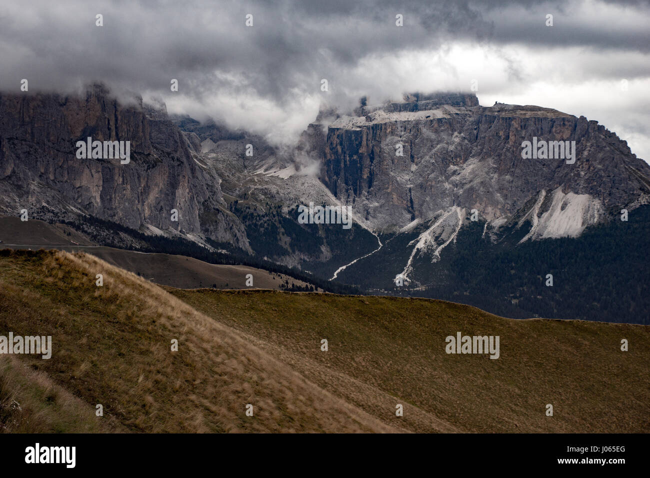 Die Landschaft ist atemberaubend in Val Gardena in Südtirol in Italien. Die Bergkette und Felslandschaft ist Teil der Dolomiten, welche ar Stockfoto