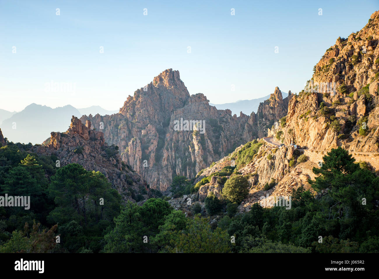 Eine wunderschöne Felslandschaft in Les Calanches de Piana auf der Insel Korsika, Frankreich. Stockfoto