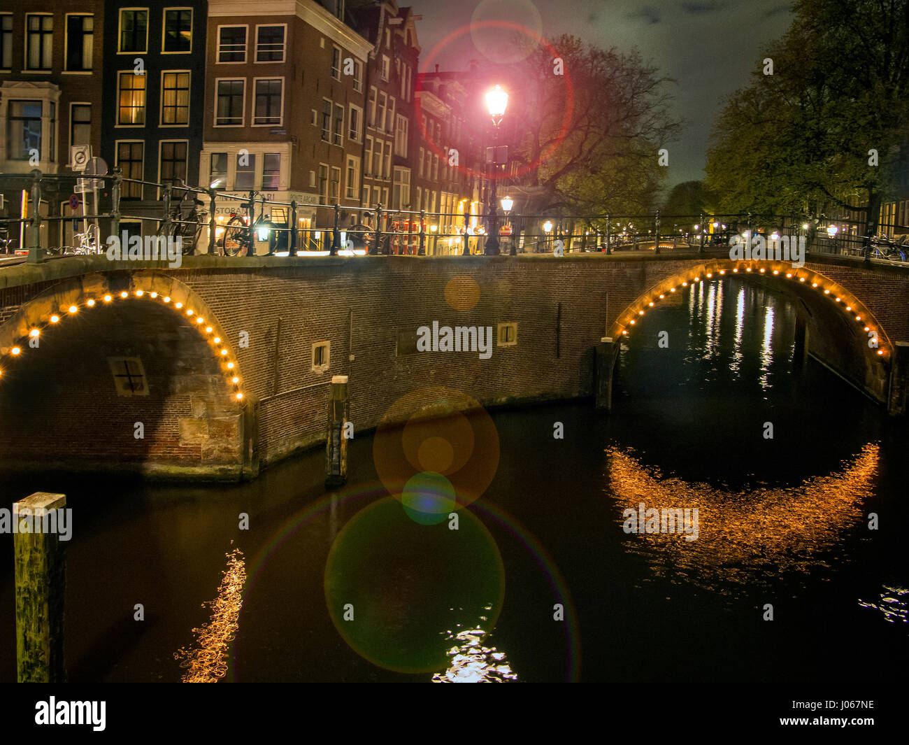 Kanal-Brücken am Amsterdamer Kanal Stockfoto