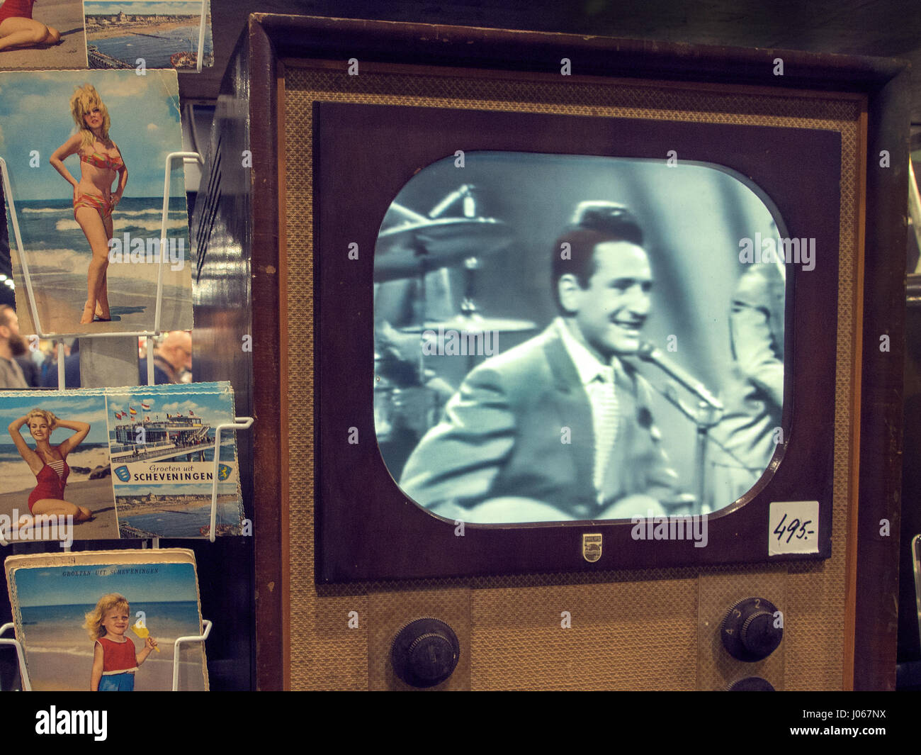 Vintage TV mit Lonnie Donegan TV-show spielen Stockfoto