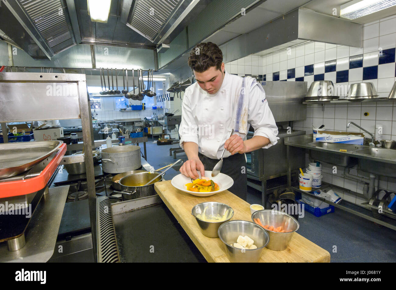 Schüler in einer Restaurant-Schule lernen, Kochen, Schweden. Stockfoto