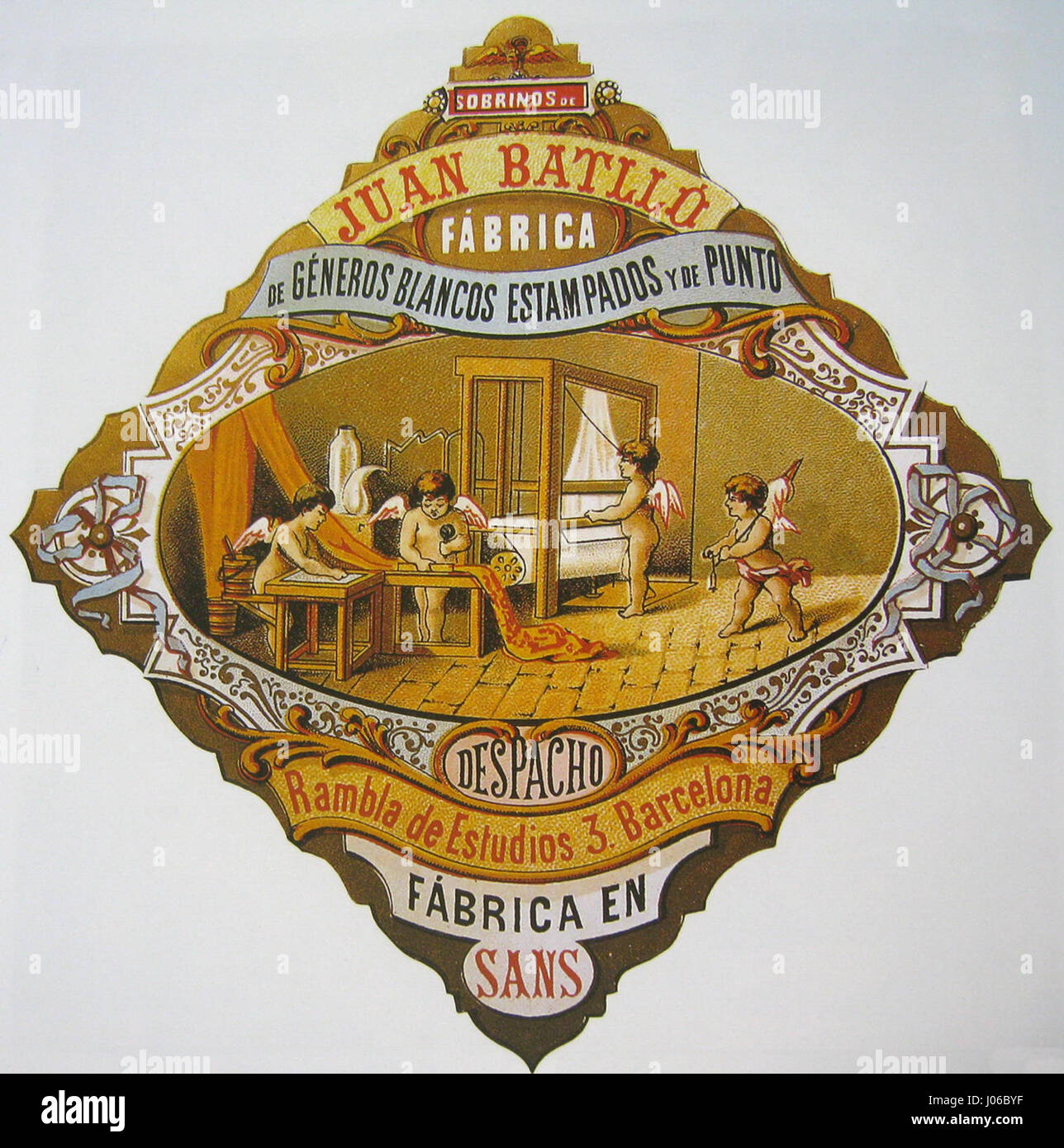 Dieses Bild zeigt einen Artikel im Zusammenhang mit Batlló Sobrinos, einem bekannten Familienunternehmen oder einer bekannten Marke. Das Stück kann ein Etikett oder ein Emblem sein, das sich auf ihre Produkte bezieht und die Rolle der Familie in Handwerkskunst oder Handel verdeutlicht. Stockfoto