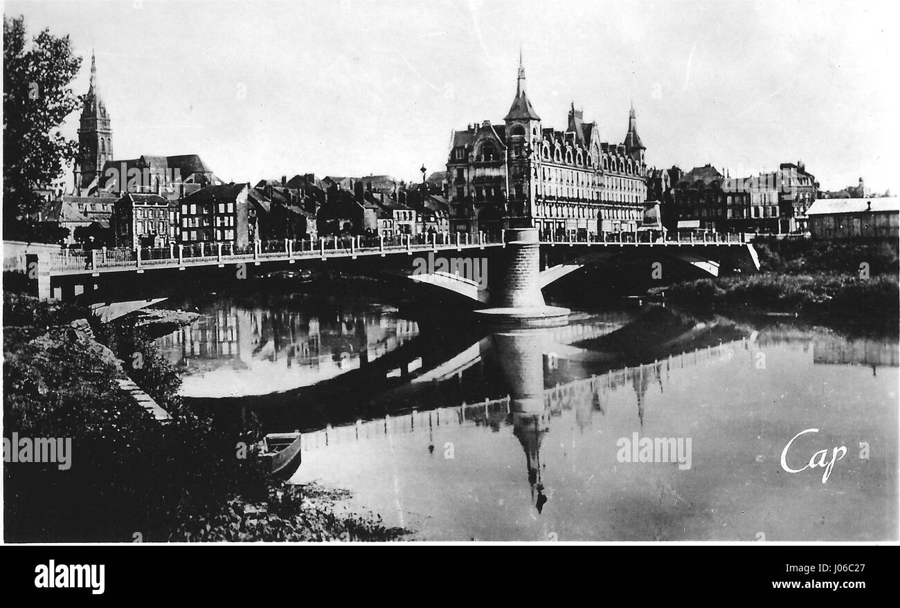 „Le Pont de la Victoire“ von der Société des Bâtons Armés zeigt die berühmte Siegesbrücke, die Triumph und Stärke symbolisiert. Das Werk ist eine Darstellung des postrevolutionären Geistes in Frankreich, geprägt von den Themen Sieg und Nationalstolz. Stockfoto