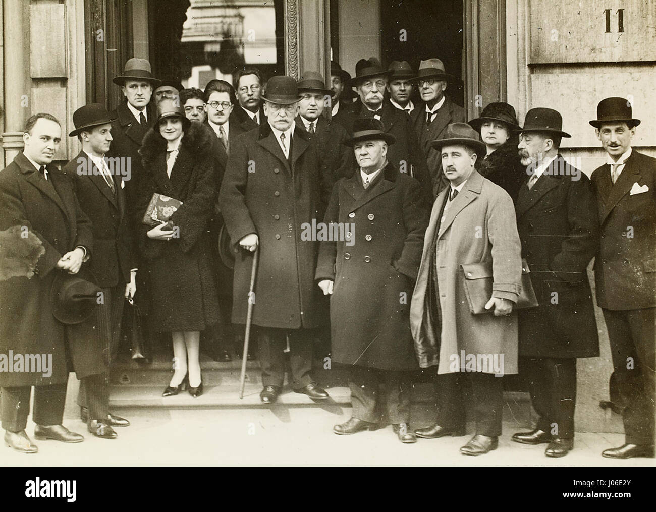 Die Union Internationale des Associations pour la Société des Nations war eine Organisation, die den Völkerbund Anfang des 20. Jahrhunderts unterstützte. Er koordinierte die Anstrengungen verschiedener internationaler Verbände zur Förderung des Friedens und der Zusammenarbeit zwischen den Nationen. Stockfoto
