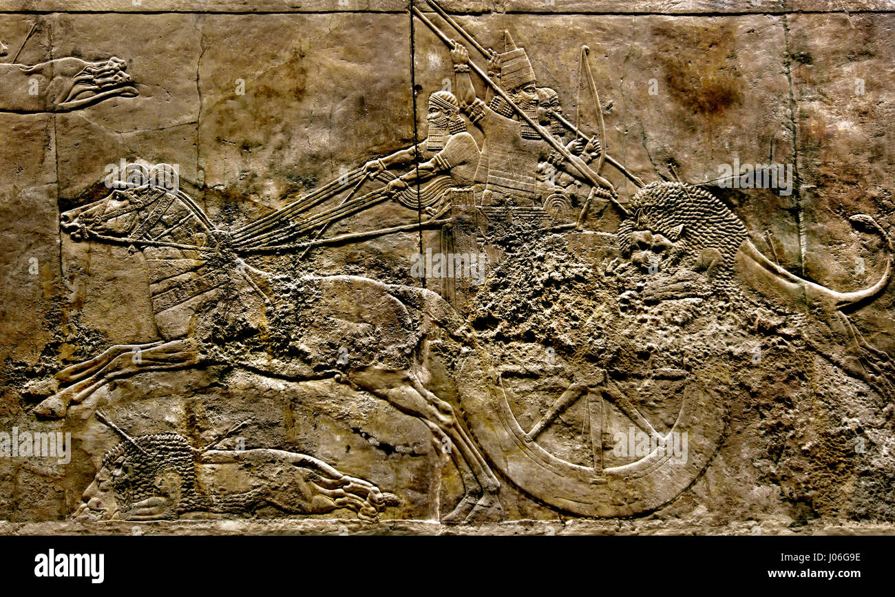 Der königliche Löwe Hunt von König Ashurbanipal (Assurbanipal einen Löwen töten) aus dem Norden Palast von Ninive Mesopotamien Irak Assyrien (Assurbanipal oder Ashshurbanipal, Sohn von Esarhaddon und der letzte starke König des neuassyrischen Reiches (934 – 609 v. Chr.) Details Stockfoto