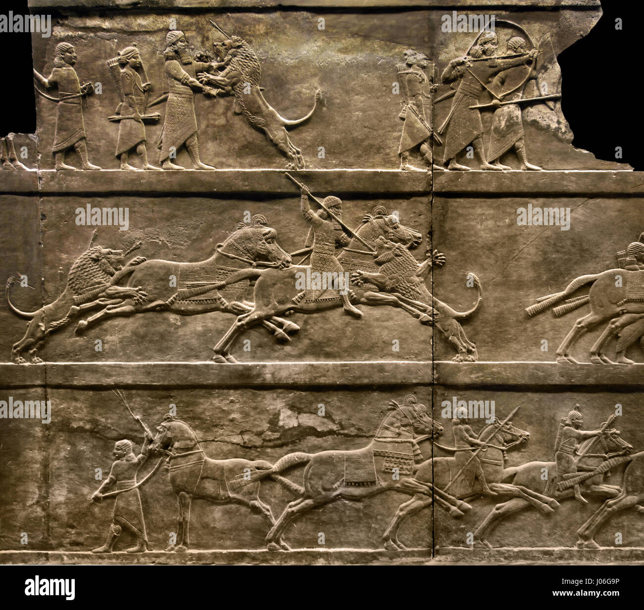 König Assurbanipal zu Fuß töten ein Löwe Norden Palast von Ninive 645-635 v. Chr. Mesopotamien Irak Assyrien (König Assurbanipal oder Ashshurbanipal, Sohn von Esarhaddon und der letzte starke König des neuassyrischen Reiches (934 – 609 v. Chr.) Details Stockfoto