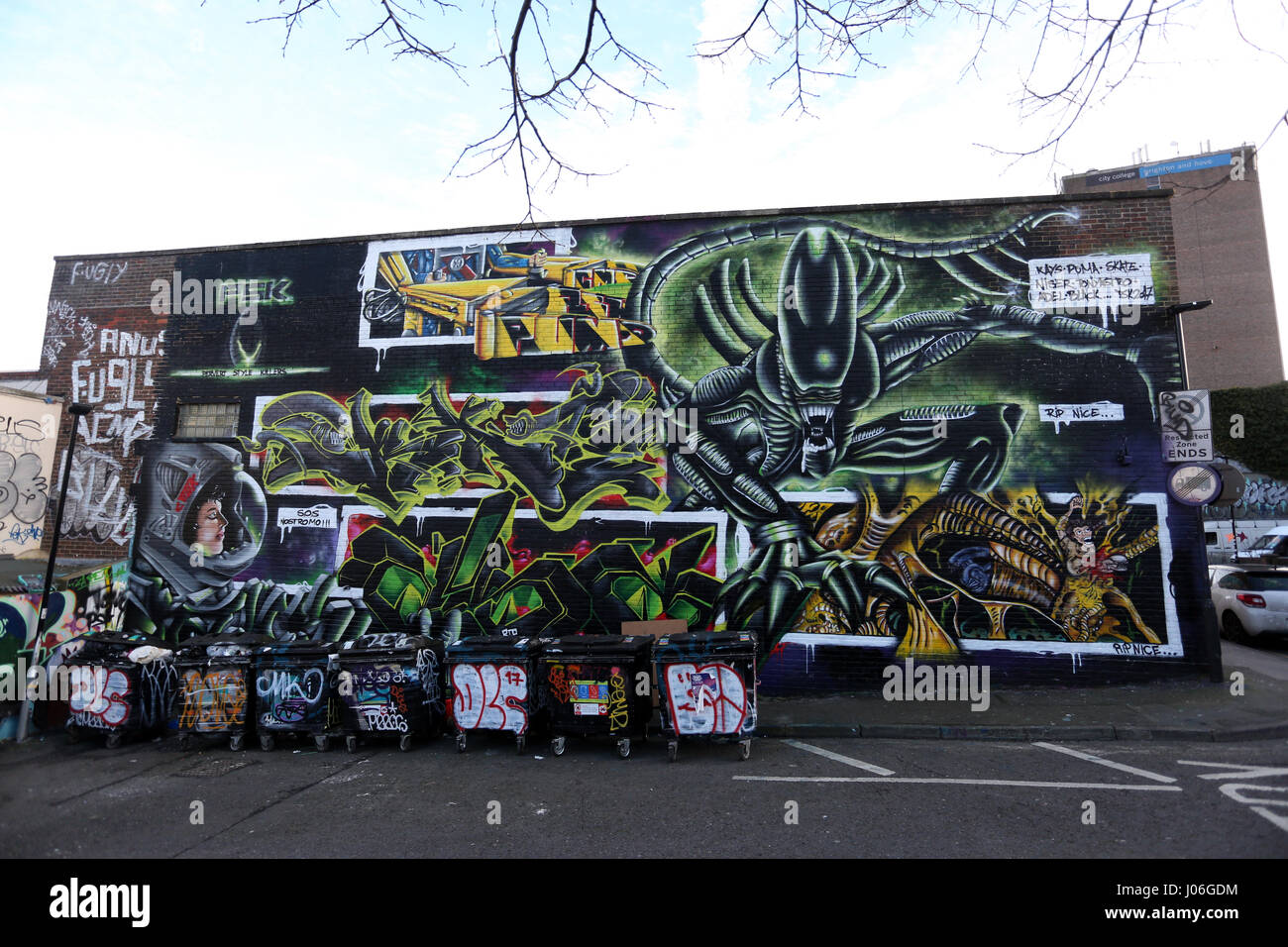 Graffiti im Stil der Alien Filme in Brighton, East Sussex, UK. Stockfoto