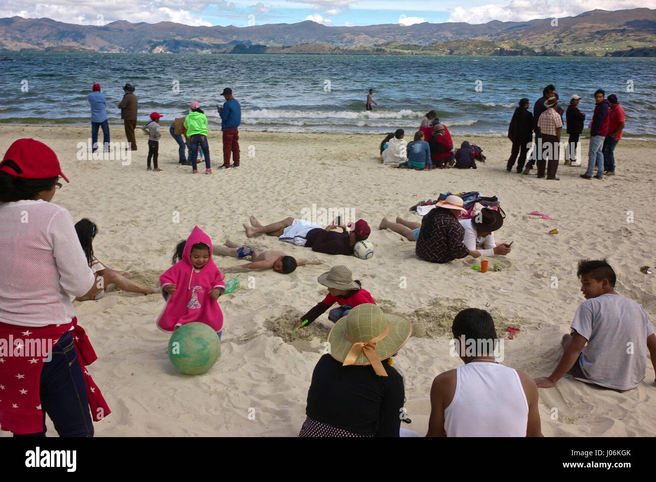 Zucker weißen Strand Playa Blanca genannt. Größten Alpensee Lago de Tota, Kolumbien. Stockfoto