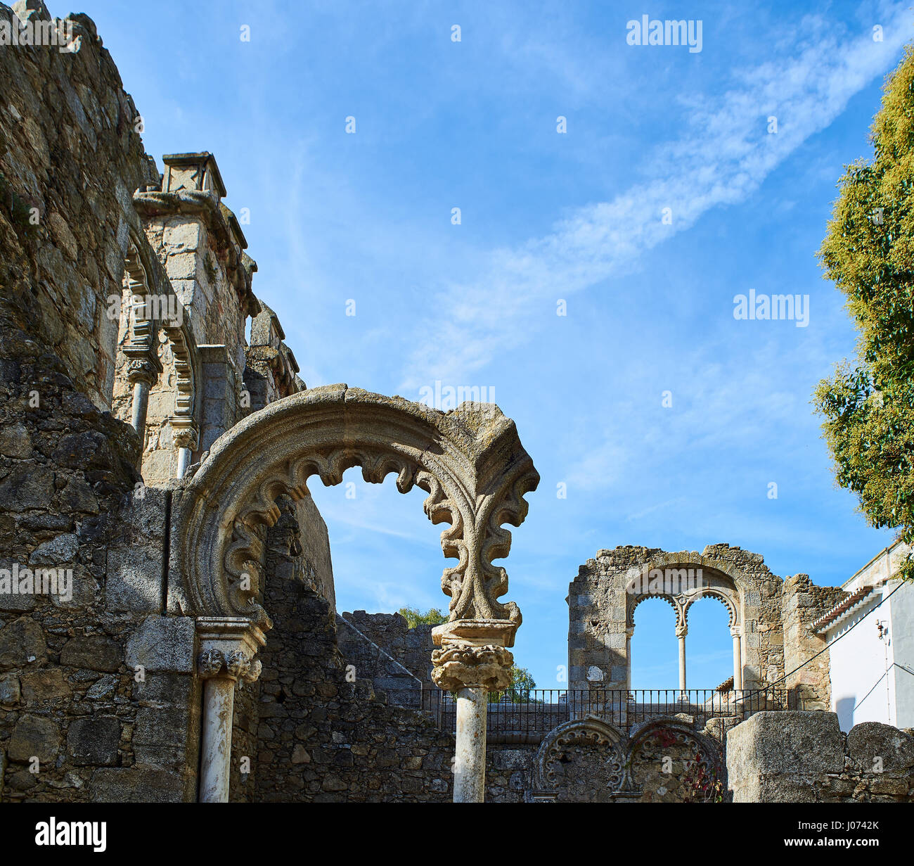Detail der Ruinas Fingidas (Fake Ruinen) in Evora öffentlichen Park Jardim Publico de Evora. Alentejo, Portugal. Stockfoto