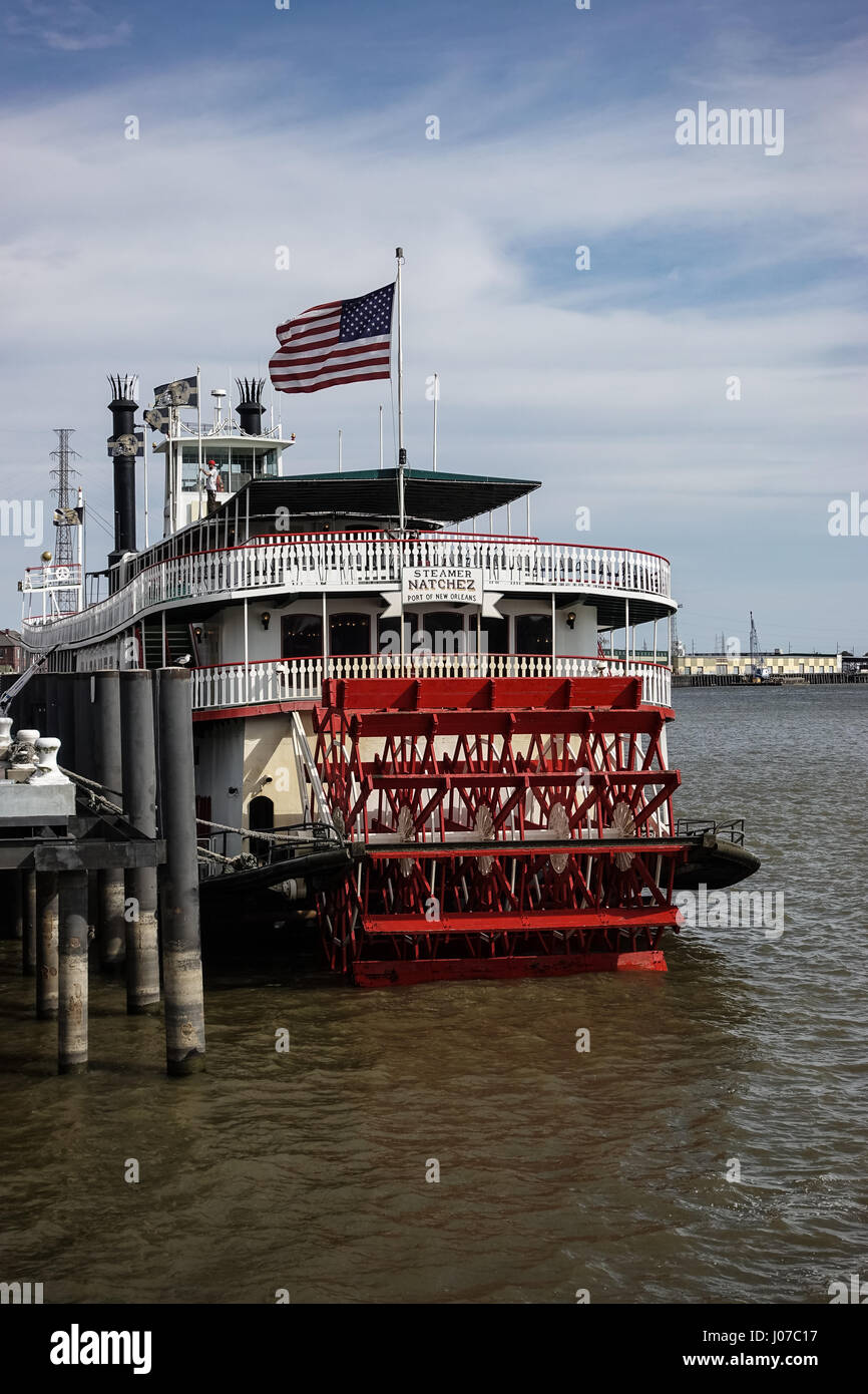 Raddampfer Natchez wartet an der Anlegestelle für die nächste Tour der Mississippi River, New Orleans Stockfoto
