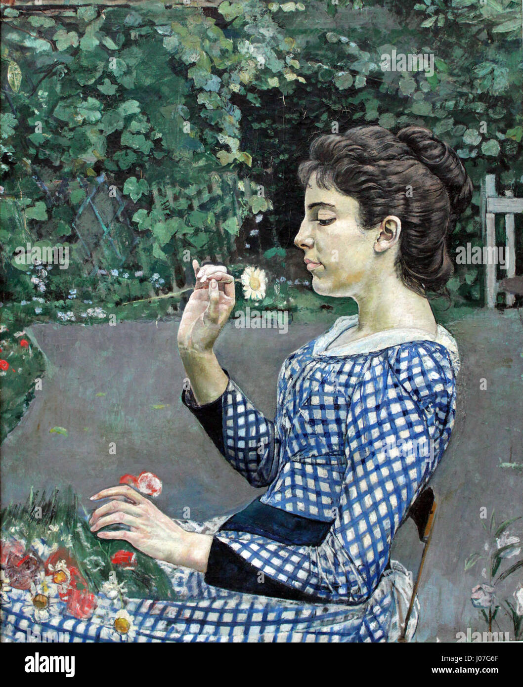 Im Porträt Bildnis Hélène Weigl von Ferdinand Hodler aus dem Jahr 1888 fängt der Künstler die würdevolle Präsenz des Themas mit einem starken Einsatz von Farbe und Form ein. Das Porträt spiegelt den Einfluss des Schweizer Realismus wider und fokussiert sowohl auf innere Stärke als auch auf äußere Anmut. Stockfoto