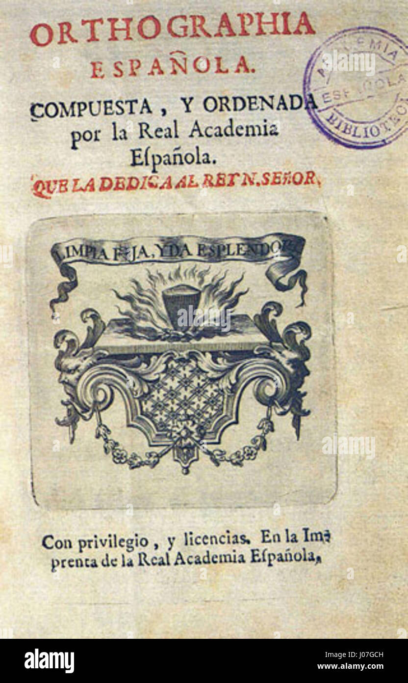 „Ortografía Española“ bezieht sich auf die Regeln und Leitlinien für das Rechtschreibsystem der spanischen Sprache. Der Text ist für das Verständnis der in spanischsprachigen Ländern verwendeten standardisierten Orthografie von wesentlicher Bedeutung und hebt die sprachliche Entwicklung im Laufe der Zeit hervor. Stockfoto