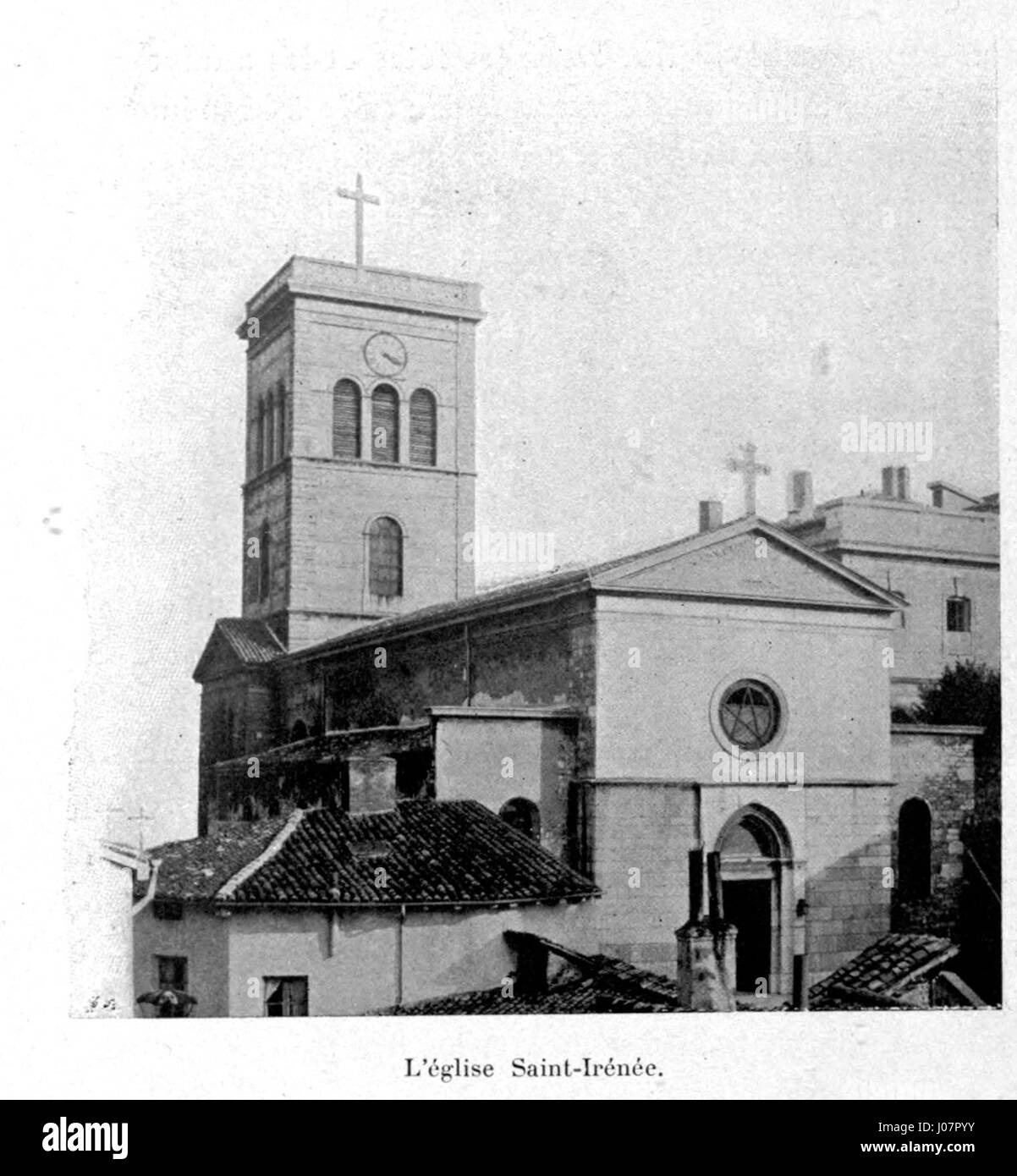 „Histoire des Eglises et Chapelles de Lyon“ ist ein historisches Buch von Martin, das 1908 veröffentlicht wurde und die Kirchen und Kapellen von Lyon mit Einblicken in ihre architektonischen Stile und religiöse Bedeutung beschreibt. Stockfoto „Histoire des Eglises et Chapelles de Lyon“ ist ein historisches Buch von Martin, das 1908 veröffentlicht wurde und die Kirchen und Kapellen von Lyon mit Einblicken in ihre architektonischen Stile und religiöse Bedeutung beschreibt. Stockfoto