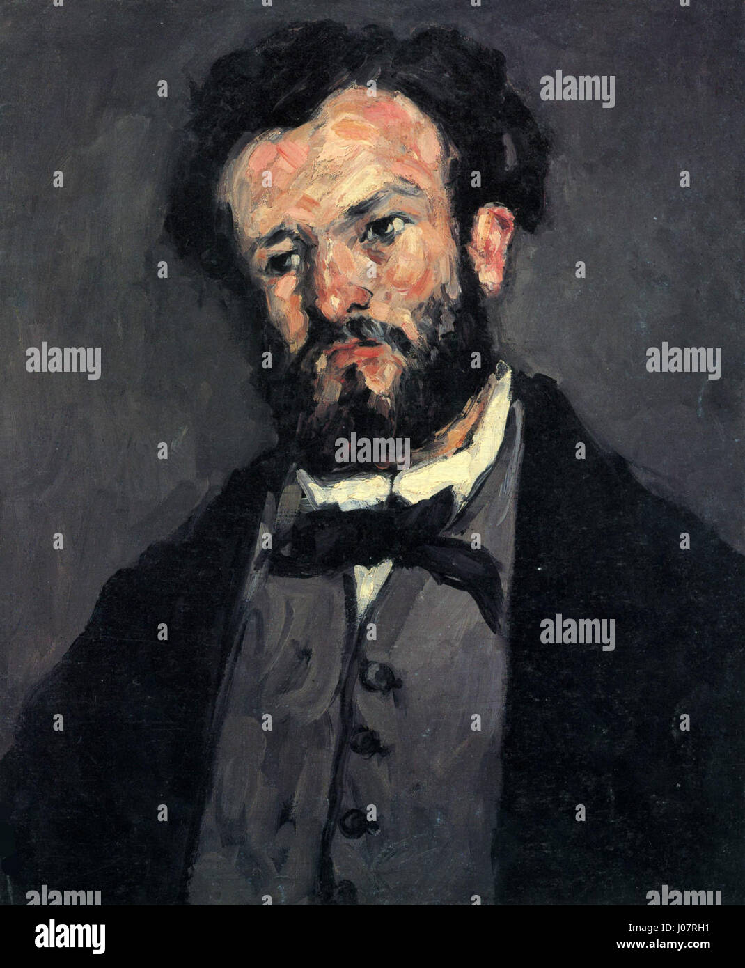 Paul Cézanne war ein französischer post-impressionistischer Maler, dessen Werk den Grundstein für den Übergang von künstlerischen Konzepten des 19. Jahrhunderts zur Moderne legte. Sein Malstil zeichnet sich durch die Verwendung von Pinselstrichen aus, die Form und Struktur aufbauen und Künstler wie Picasso und Matisse beeinflussen. Dieses besondere Werk aus seinen späteren Jahren spiegelt seine Meisterschaft in der Darstellung der Landschaft und des Stilllebens wider. Stockfoto