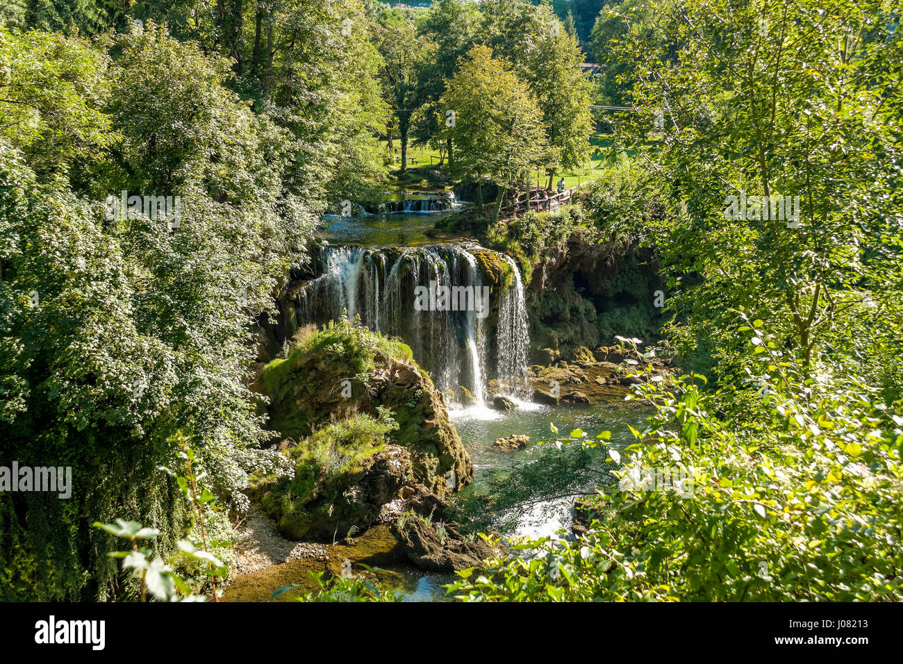 Slunjcica Fluss fließt in den Fluss Korana, Rastoke Dorf in der Nähe von Slunj, Kroatien Stockfoto