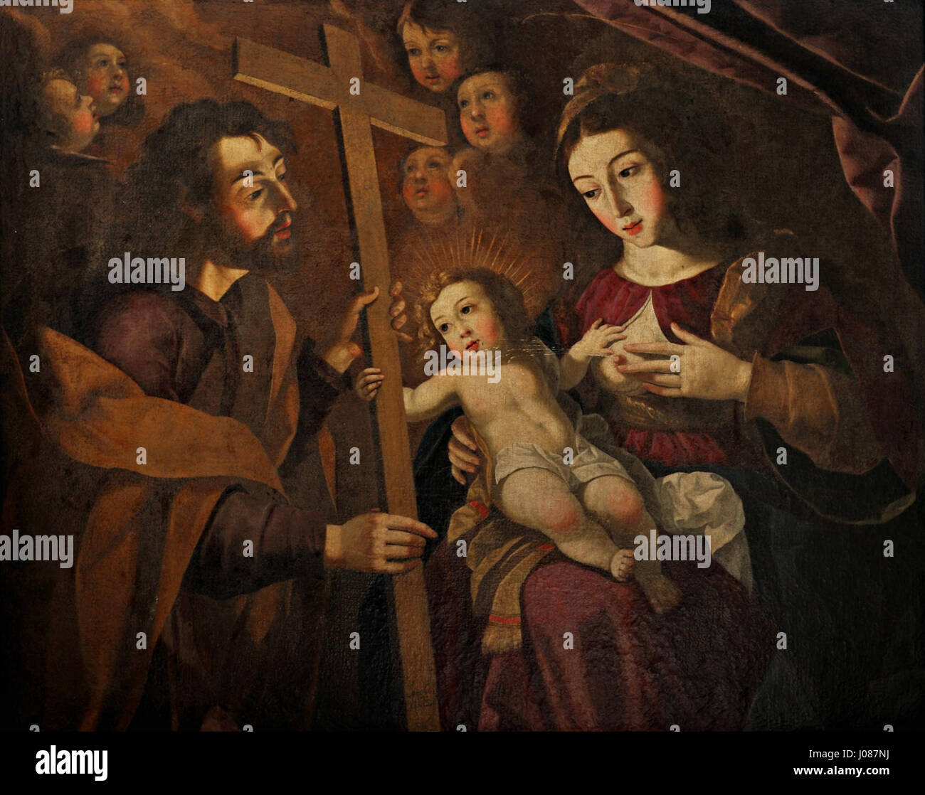 Die Sagrada Família von Josefa de Óbidos stellt eine heilige Szene mit der Jungfrau Maria, dem Jesuskind und dem hl. Josef dar. Dieses Stück spielt im Convento do Bucaco und verwendet weiche Farbübergänge und realistische Figuren, um eine hingebungsvolle Atmosphäre zu schaffen. Das Werk reflektiert den barocken Stil mit einem Fokus auf religiöse Themen. Stockfoto