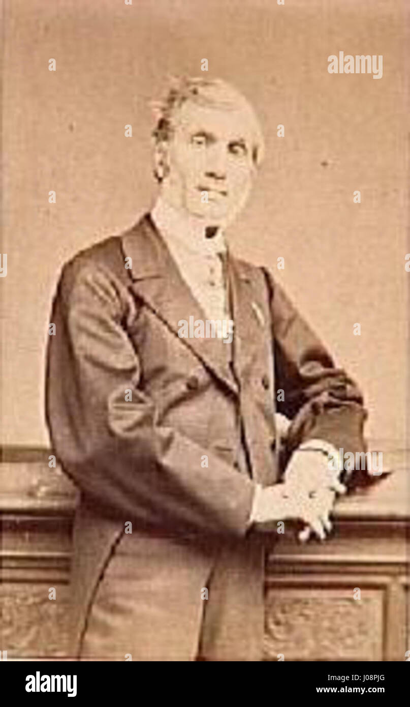 Dieses Porträt von Louis Napoléon Laetitia Charles de Ladoucette, einer bemerkenswerten Figur aus dem 19. Jahrhundert, spiegelt sein ausgeprägtes Verhalten und seine historische Bedeutung wider. Das Werk spiegelt den Porträtstil der Epoche wider und betont den Status des Subjekts. Stockfoto