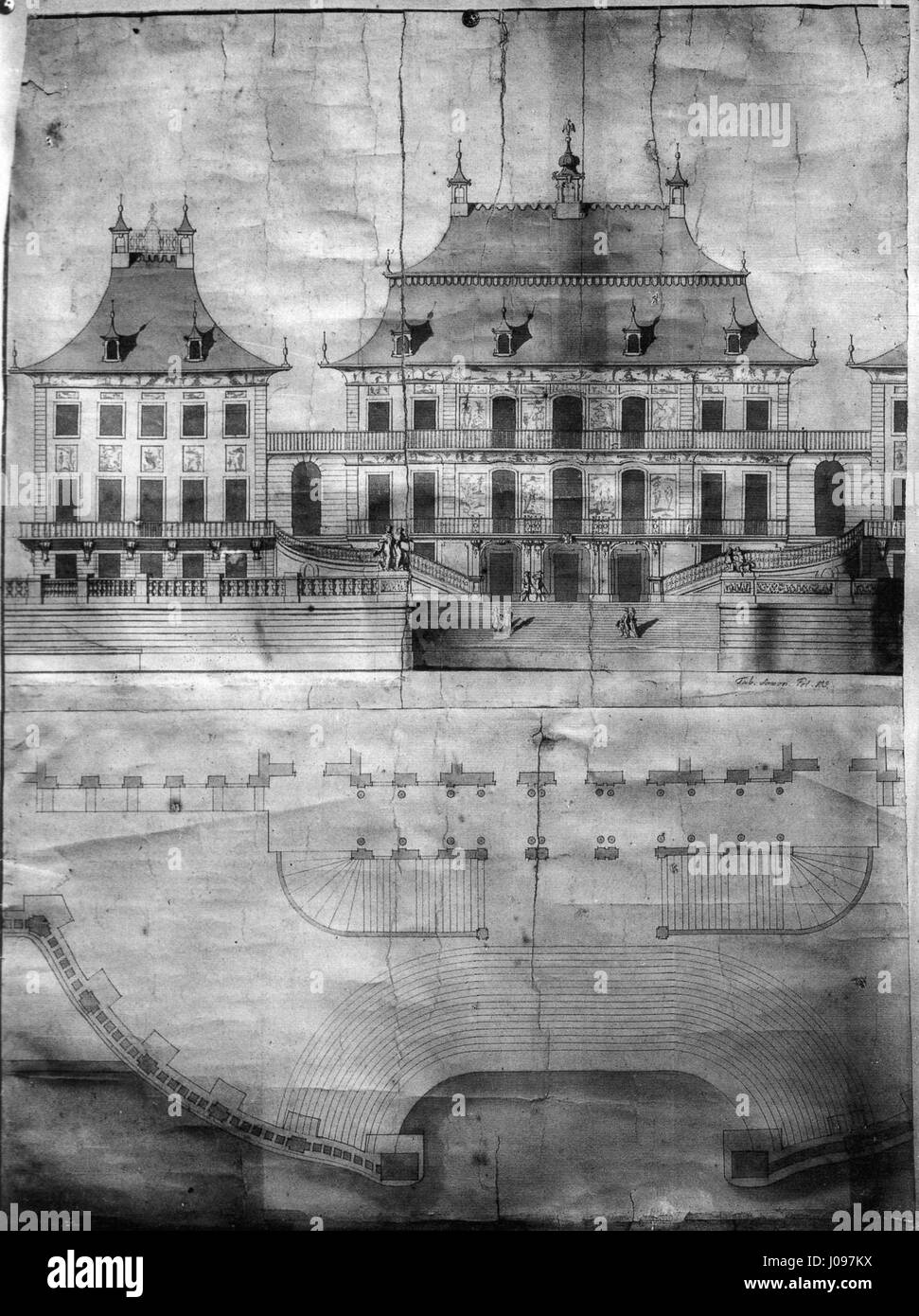 Das Pillnitzer Wasserpalais, entworfen von M. D. Pöppelmann nach 1721, ist ein architektonisches Meisterwerk in der Nähe von Dresden. Das Schloss ist bekannt für seinen barocken Stil und seine malerische Lage entlang der Elbe. Stockfoto