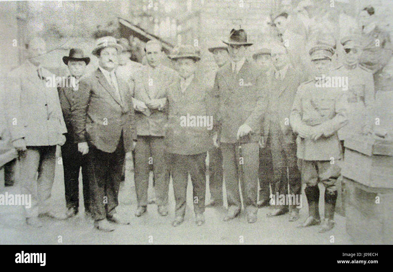 Getúlio Vargas war ein brasilianischer Präsident, der eine wichtige Rolle bei der Gestaltung des modernen Brasiliens spielte. Der Verweis auf Caxias do Sul unterstreicht wahrscheinlich sein Erbe in dieser Region, das er während seiner politischen Karriere Mitte des 20. Jahrhunderts beeinflusst hat. Stockfoto